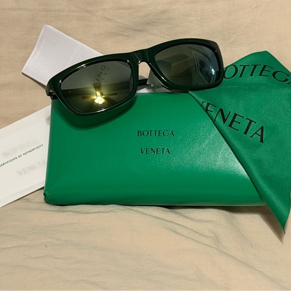 Bottega Veneta Dark Green Sunglasses with Case NWT